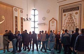 Bor işçileri mesai öncesi bayramlaştı