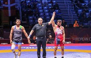 Burhan Akbudak finale yükseldi