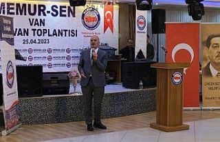 Burhan Kayatürk: “İnsanlar lider olarak Erdoğan’ı...