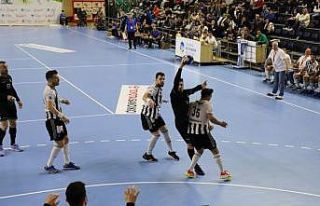 Büyükşehir hentbol Beşiktaş’a mağlup oldu