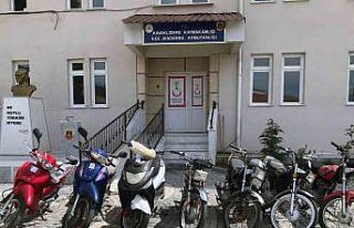 Çaldığı motosikletleri sosyal medyadan satmaya...