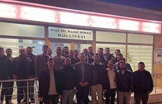 Çalışan gençler iftarda buluştu