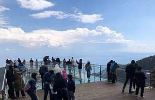 Cam Seyir Terası’na yoğun ilgi