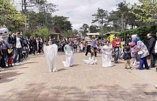 Çekmeköy’de hayvanat bahçesinde 23 Nisan coşkusu