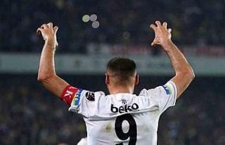 Cenk Tosun, Galatasaray’a karşı seri peşinde