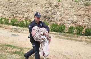 Ceset diye geldiler, beze sarılı cansız manken...