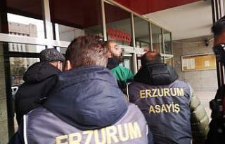 Cinayet şüphelisi yurt dışına kaçarken yakalandı