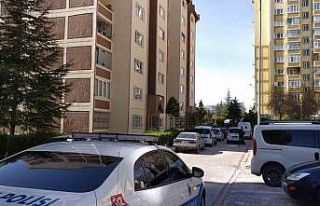 Cinnet getirerek karısını ve çocuklarını vuran...