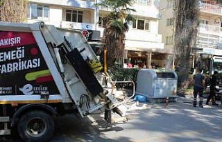 Çöp konteynerine dökülen kül, ekipleri harekete...