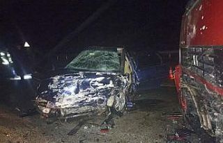 Çorum’da tır ve otomobil çarpıştı: 3 yaralı