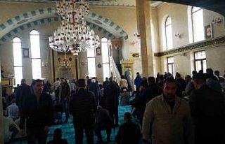 Cuma namazında bayram yoğunluğu