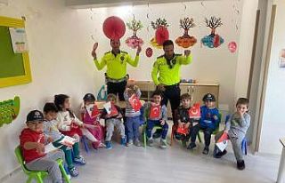 Datça’da polis haftası çocuklarla beraber kutlandı