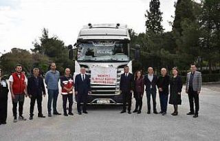 Denizli’nin deprem bölgesine yardımları devam...