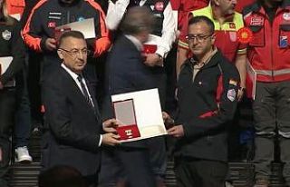 Deprem felaketinin isimsiz kahramanlarına ‘Üstün...
