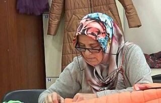 Deprem yaralarını dikiş kursunda sarıyorlar