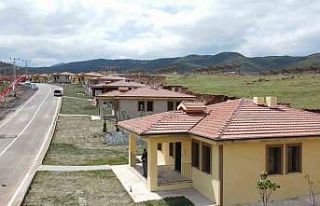 Depremden 76 gün sonra üç köyde yapımı tamamlanan...