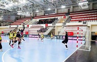 Depremden etkilenen Elazığ ve Adana, hentbol finalinde...