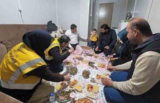 Depremzede aileden vefa