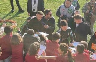 Depremzede çocuklar, Ümraniyespor - Beşiktaş maçında...