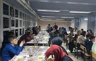 Depremzedelere manevi destek iftarı