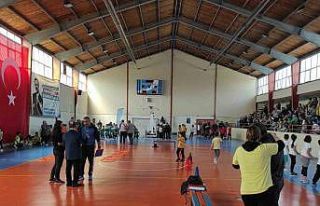 Dikili’de çocuklar yarıştı