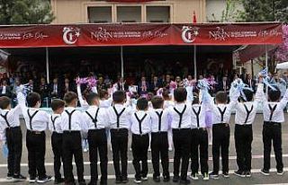 Diyarbakır’da çocuklar iki bayramı bir arada...