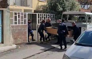 Diyarbakır’da çocuklarının gözü önünde eşi...