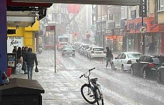 Dün güneşli olan Balıkesir, bugün sağanak yağışa...