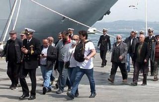 Dünyanın ilk SİHA gemisi TCG Anadolu vatandaşların...