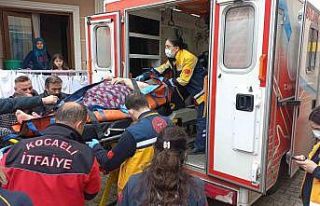 Düştüğü yerden kalkamayan obez kadın için ekipler...