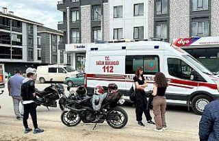 Düzce’de çarpışan iki motosikletin sürücüleri...