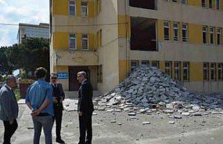 Edremit’te okullar güçlendiriliyor