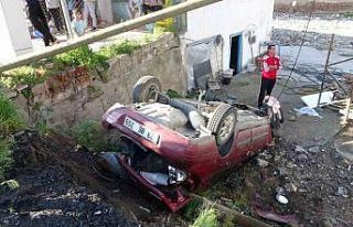 Elazığ’da otomobil bahçeye uçtu: 5 yaralı