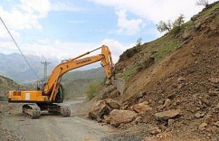Elazığ’da yol genişletme çalışmaları sürüyor