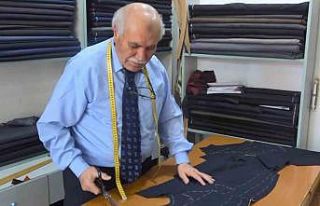 Elleri ile diktiği kıyafetlerle yarım asırdır...