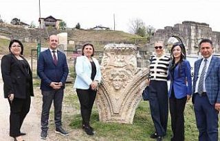 Ersoy Konuralp antik tiyatroya hayran kaldı