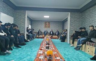 Erzurum İl Müftüsü Rüstem Can gençlerle iftar...