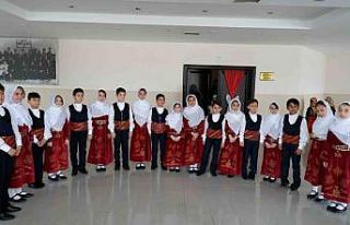 Erzurum’da çocukların 23 Nisan coşkusu sürüyor