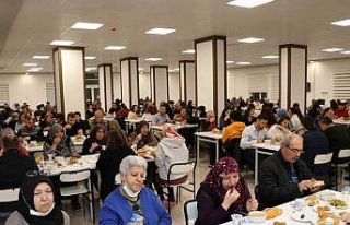 ESOGÜ Hastanesi personeli ve hasta yakınları iftar...