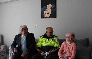 Evde eğitim gören Anadolu Lisesi 9. sınıf öğrencisi...