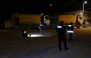 Evinin önünde silahlı saldırıya uğradı