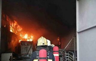 Fabrikada çıkan yangın söndürüldü