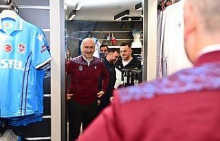 Fanatik Trabzonsporlu Bakan Karaismailoğlu TS Clup’ta...