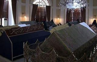 Fatih’te restorasyonu tamamlanan türbeler yeniden...