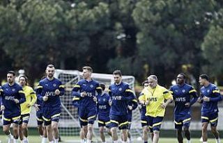 Fenerbahçe, İstanbulspor maçı hazırlıklarını...