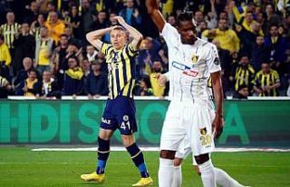 Fenerbahçe’ye Atilla Szalai’den kötü haber