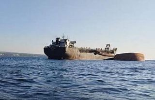 Filipinler’de tarak gemisiyle yakıt tankeri çarpıştı:...