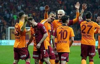 Galatasaray 5 hafta İstanbul’dan çıkmayacak