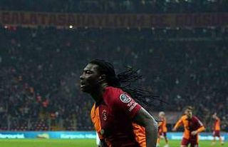 Galatasaray’da Gomis sorunu tatlıya bağlandı