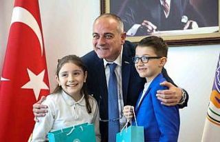 Gemlik’te Belediye Başkanlığı Pınar ve Eymen’e...